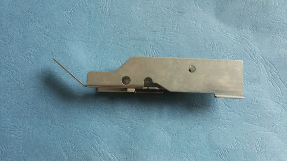 kaufen Metall-SMT-Zufuhr zerteilt Zufuhr-Abdeckung KW1-M2240-00x Bandführungs-Zus YAMAHAS CL12MM on-line-Fertigung